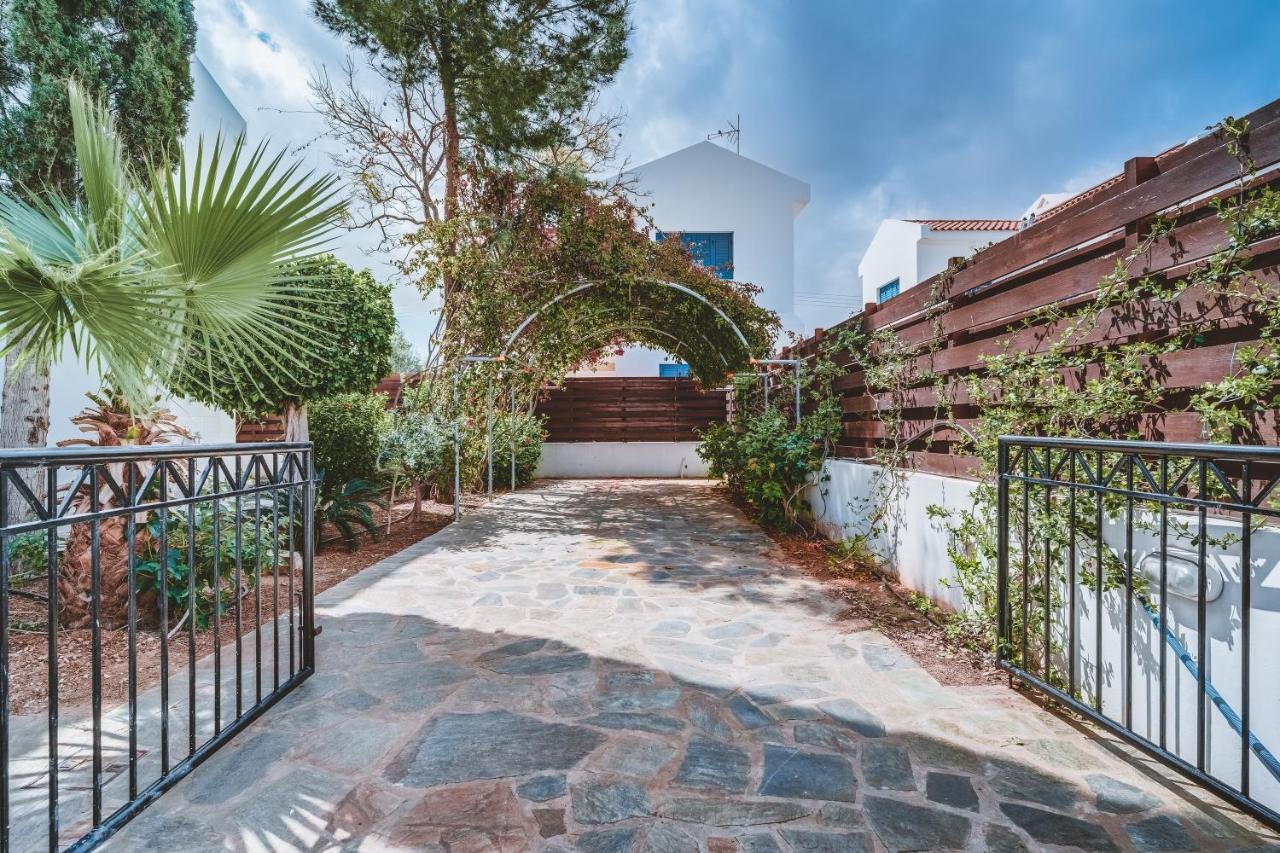 Amphitrite Villa Paralimni Exterior photo