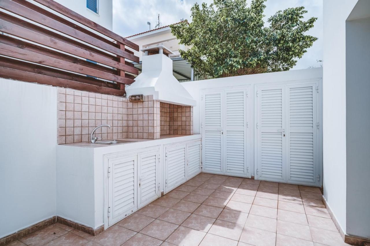 Amphitrite Villa Paralimni Exterior photo